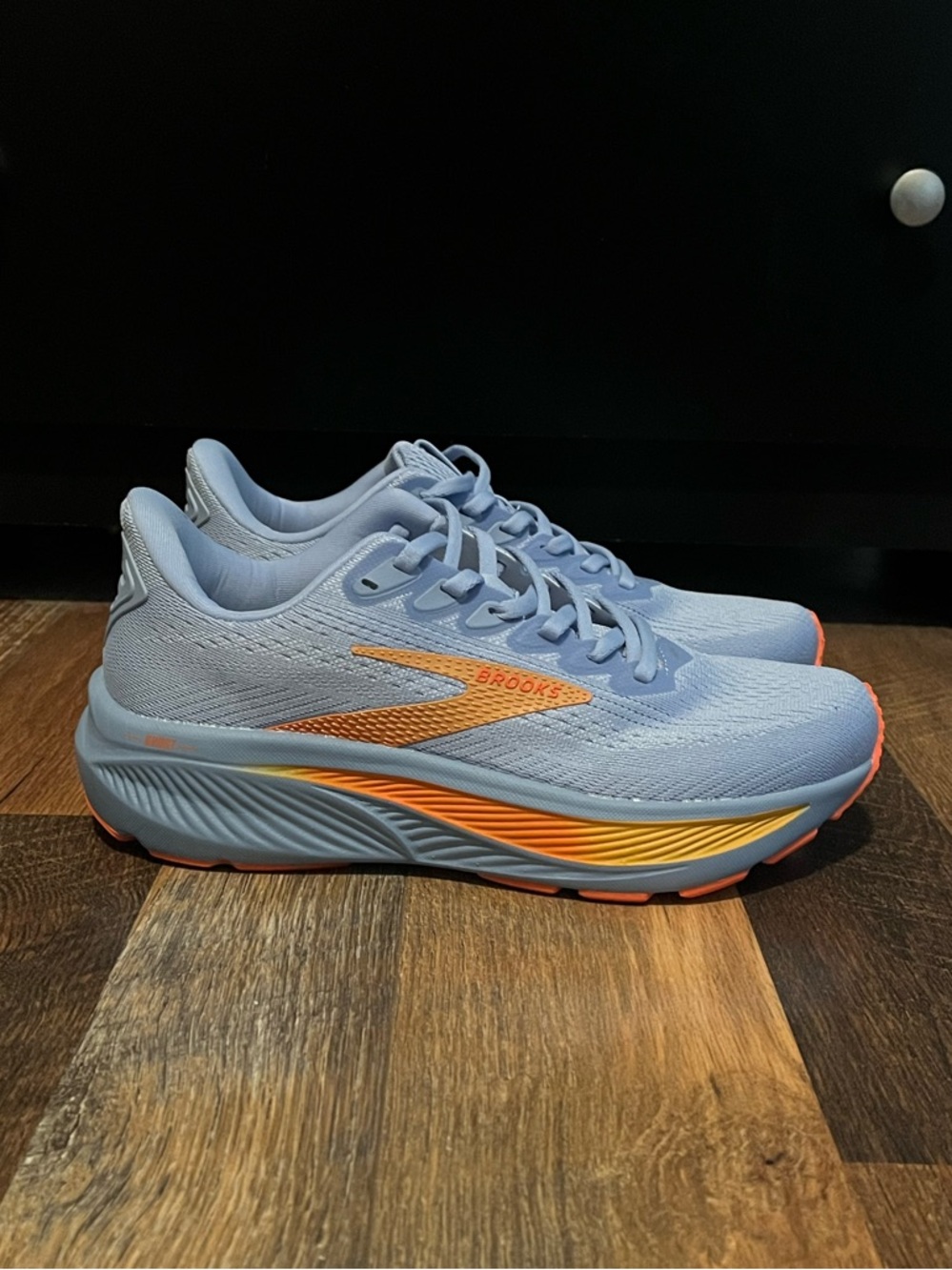 BRAND NEW Women’s Size 8 Brooks Ghost 17 Pale Blue Sneakers with Orange Logo - Picture 8 of 15
